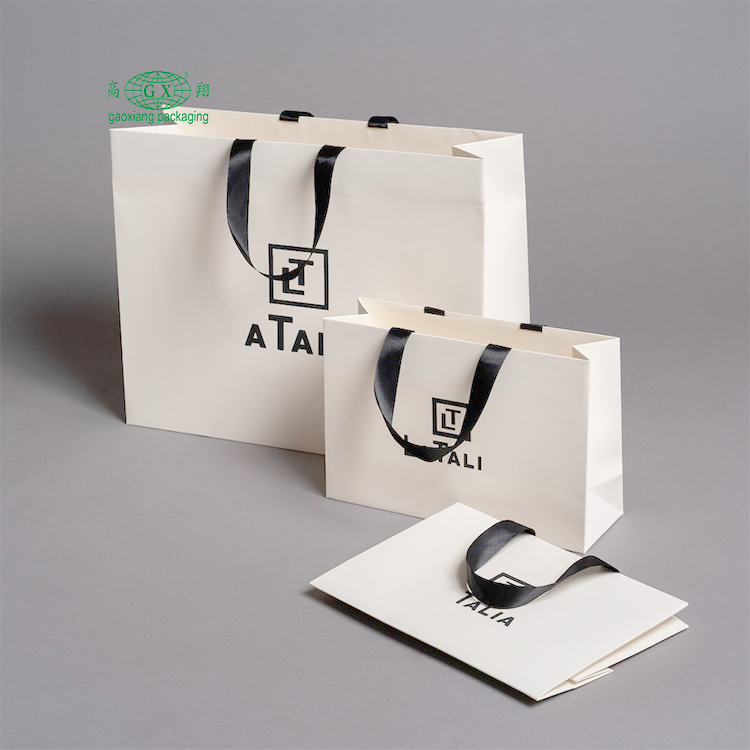 China supplier customized factory custom paper packaging bags with logo paper bag logo